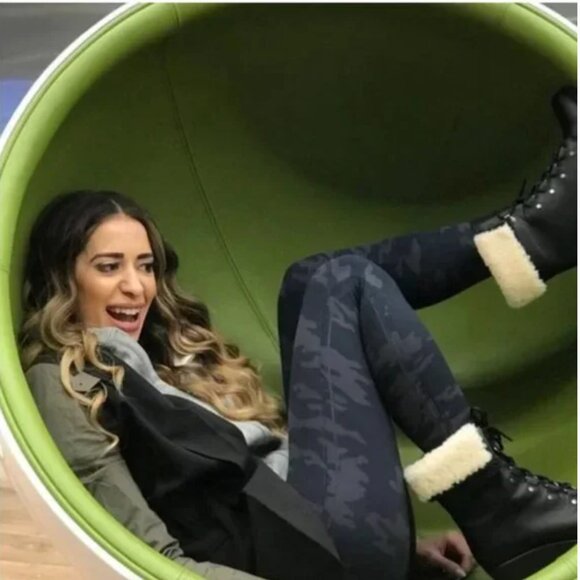 SPANX Look At Me Now Seamless Leggings Black Cameo Size S/P - Picture 3 of 10